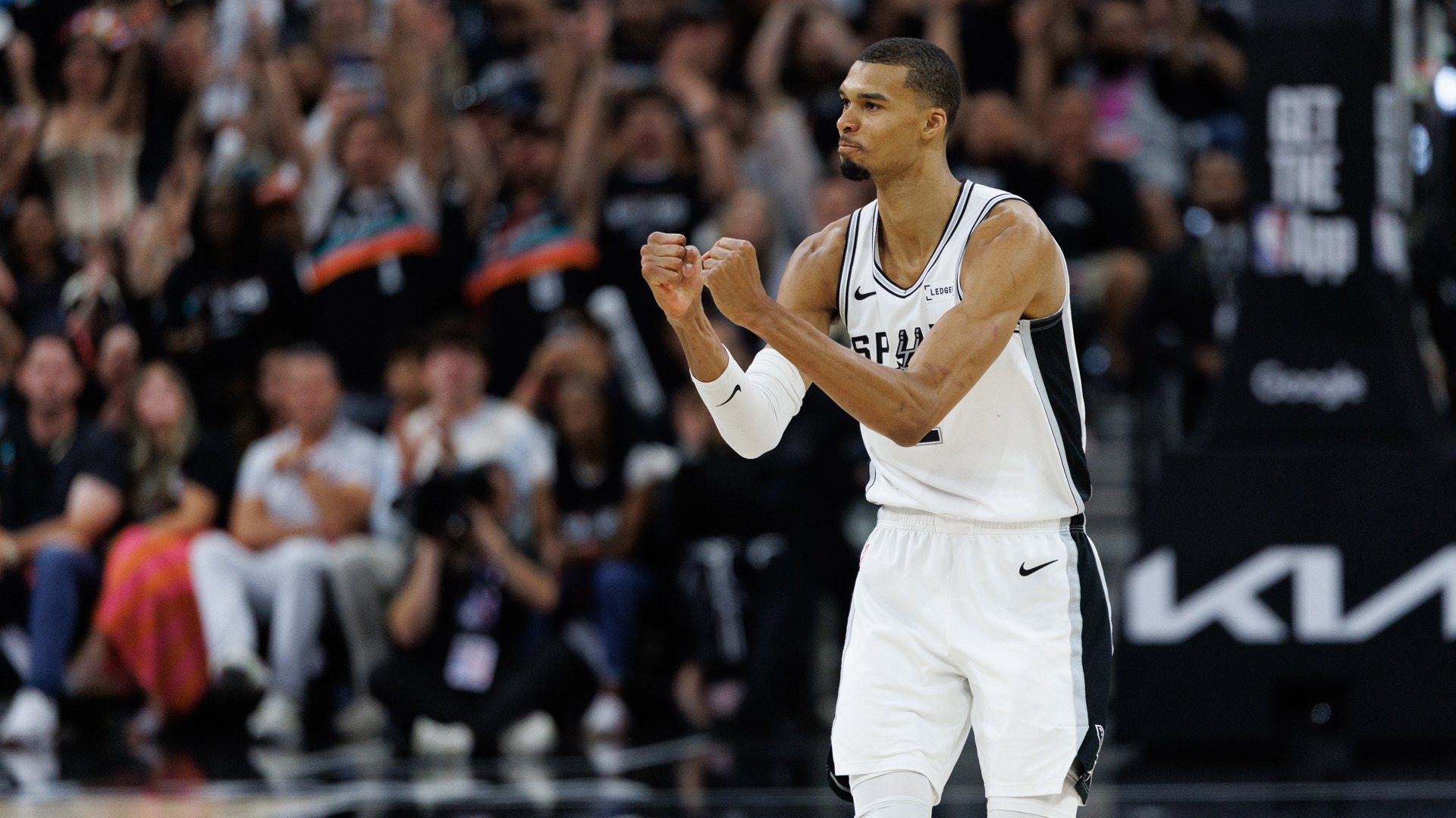 Spurs look to stay hot as series heads to Minnesota locked at 1-1 ...