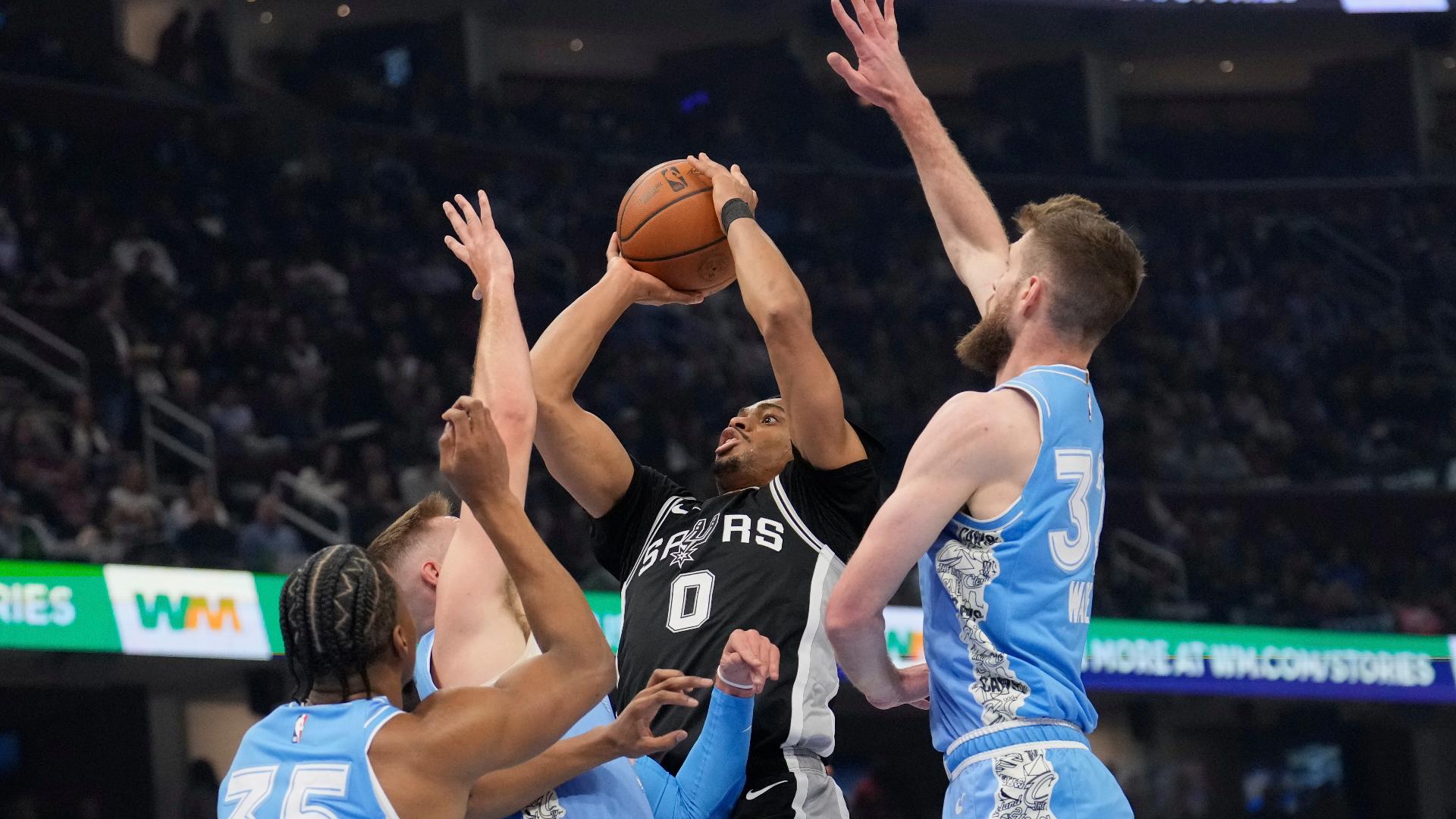 Spurs lose to Cleveland, 124-116 | kens5.com