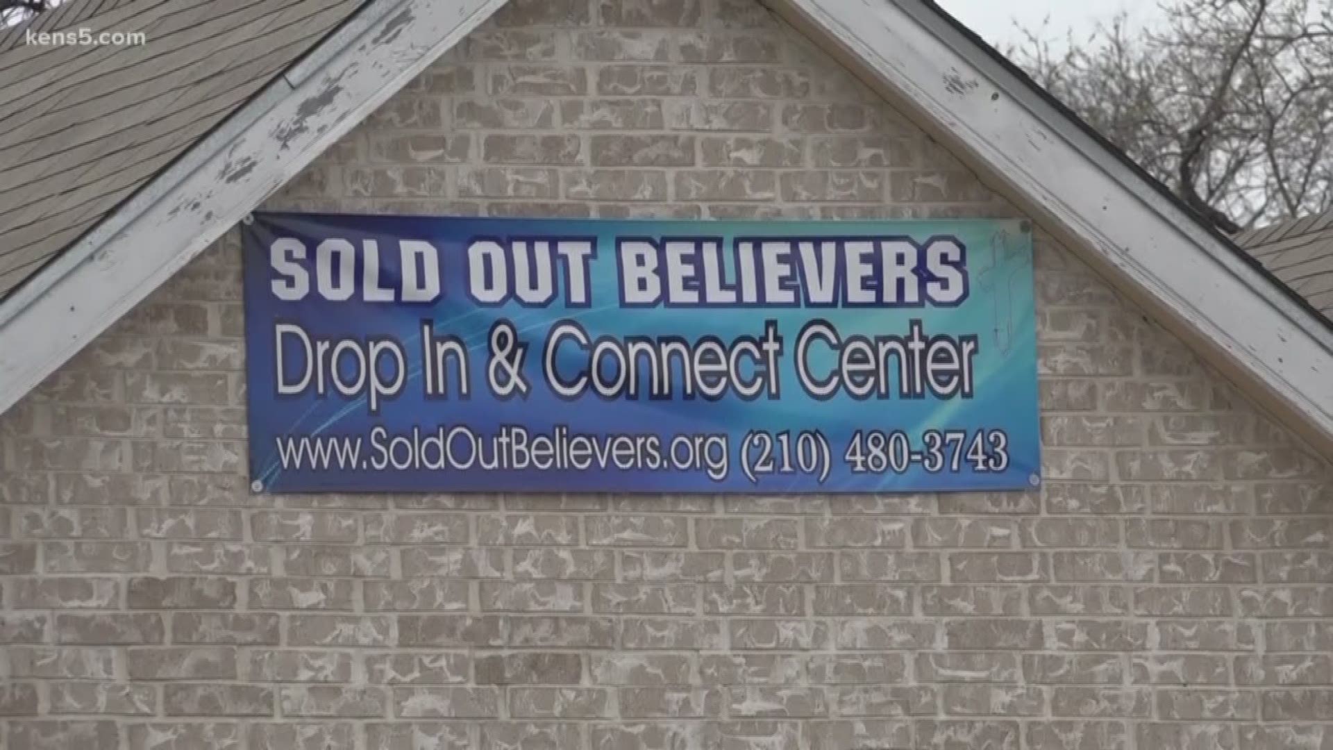 Volunteers of Sold Out Believers Drop-in & Connect Center are working around the clock to provide shelter, food, warmth and hope to men and women who normally spend their nights on the streets. Eyewitness News reporter Jon Coker explains.
