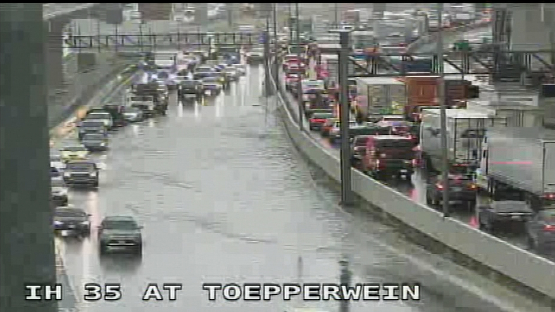 Heavy rain and flooding is causing major traffic delays in San Antonio Tuesday morning.