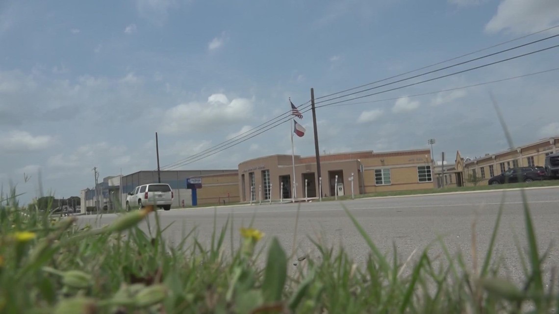 La Vernia ISD approves four day school week kens5 com