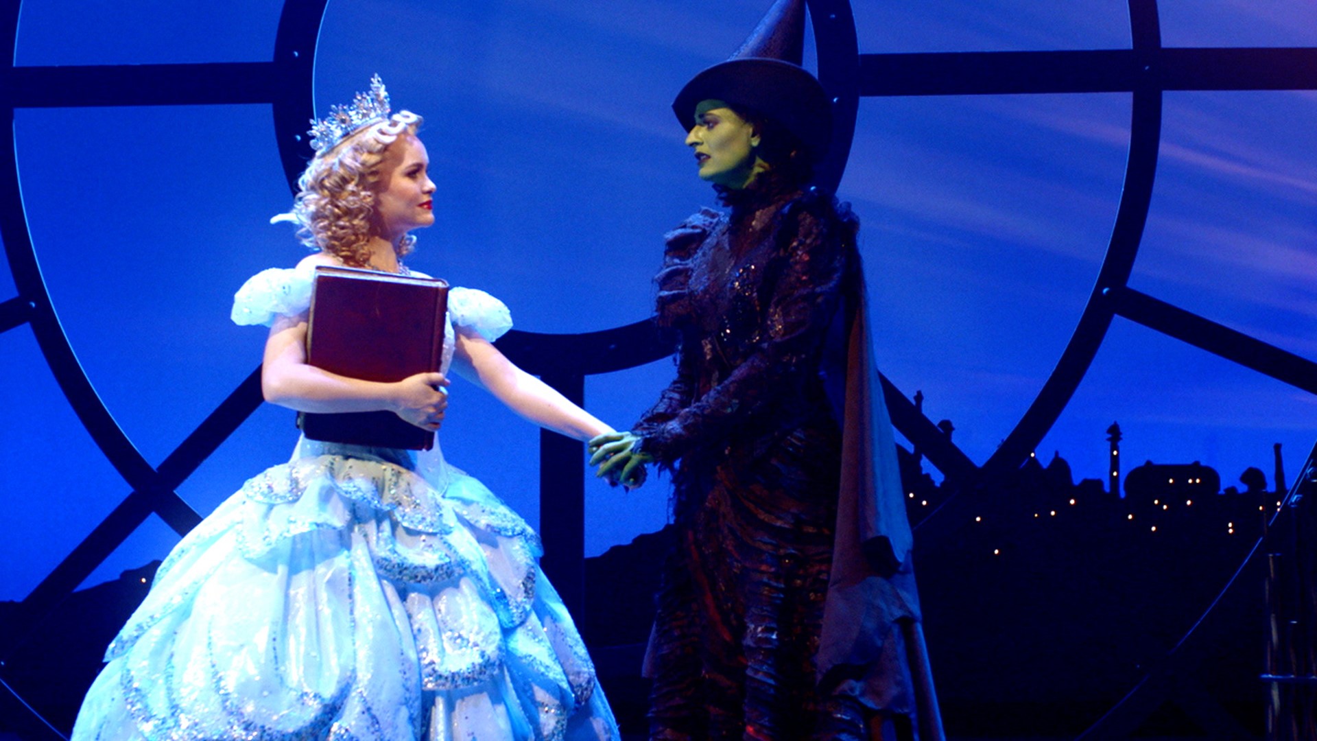 Celia Hottenstein, who is on the WICKED tour as Glinda the Good Witch, speaks to KENS 5 about taking on such an iconic role and what she plans to do in San Antonio.
