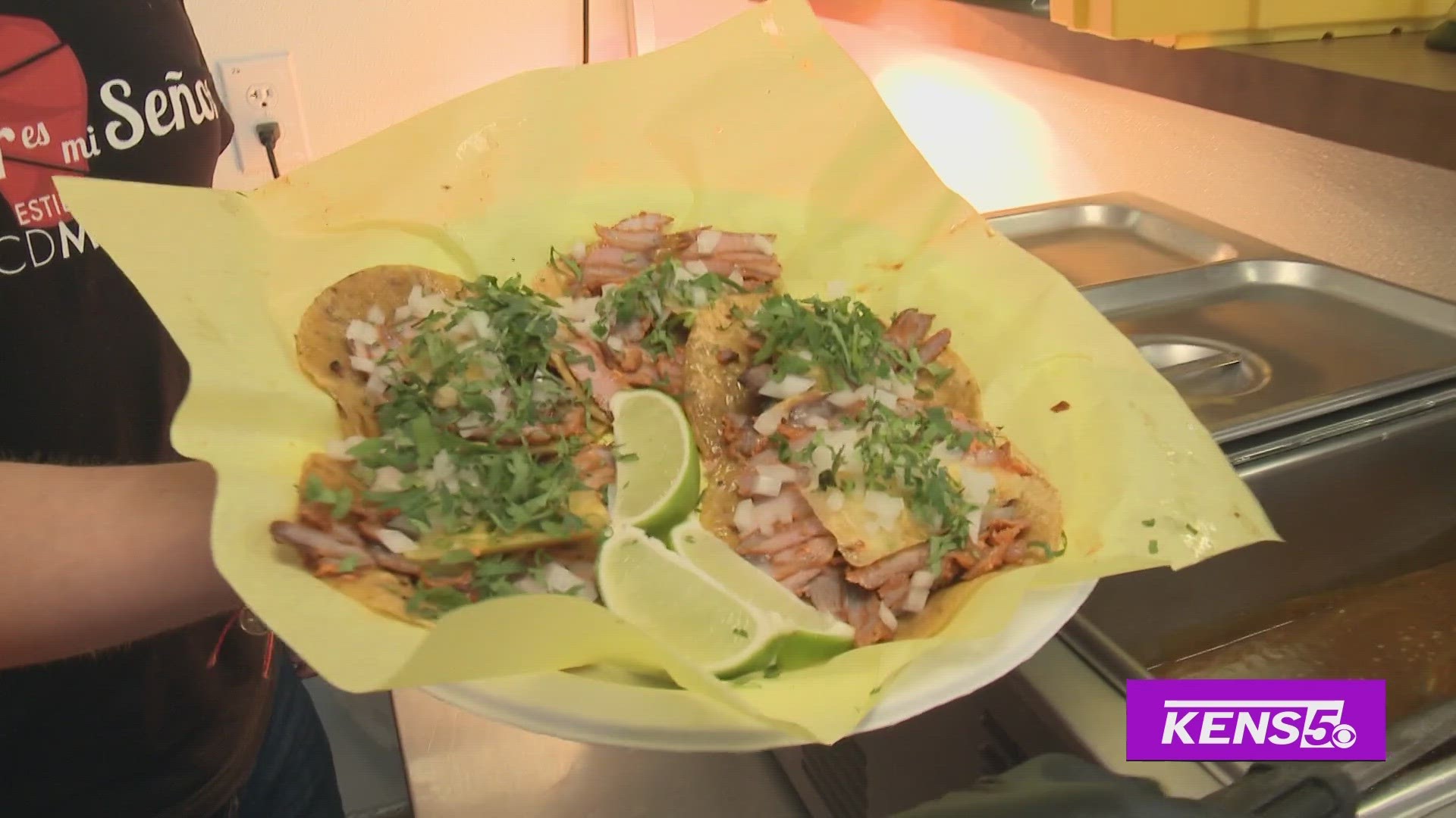 Roma heads over to El Pastor es mi Señor to help make Mexico City-style tacos & tortas.