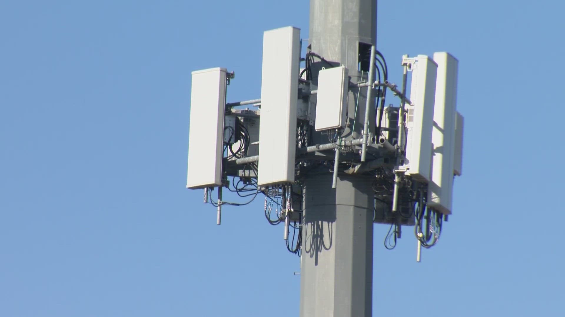 Court documents show that Sean Aaron Smith attempted to destroy multiple cell phone towers.