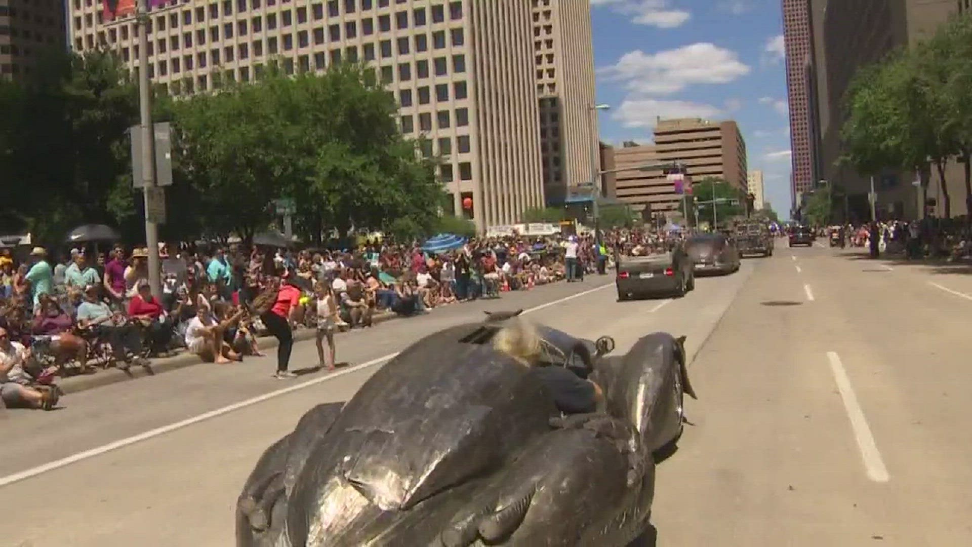 Art cars take over downtown Houston for 30th annual parade