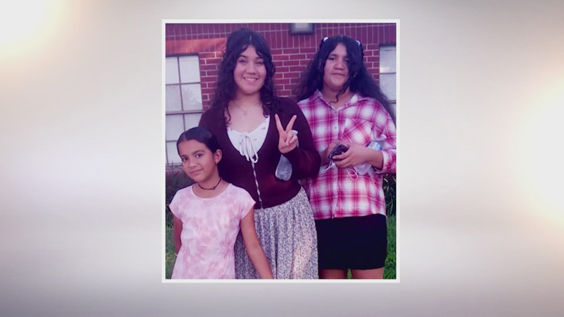 Meybis Zelaya said she can’t come to terms with the loss of her three youngest daughters—15-year-old Evelen, 11-year-old Julisa and 8-year-old Ana Zelaya.