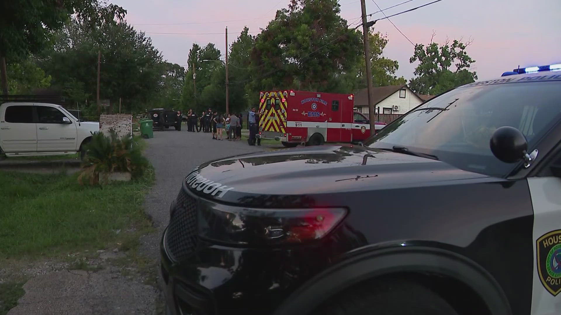 Breaking Houston news: Toddler dies after being hit by vehicle | kens5.com