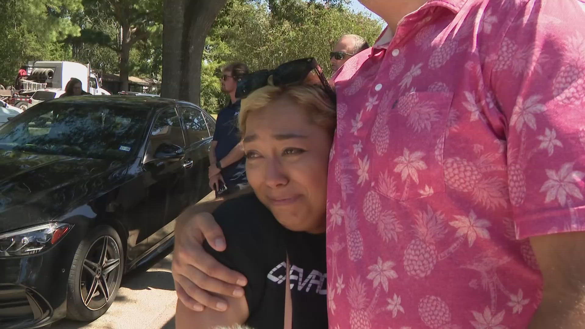 Tomball, Texas woman who rescued man in crushed SUV gets new home
