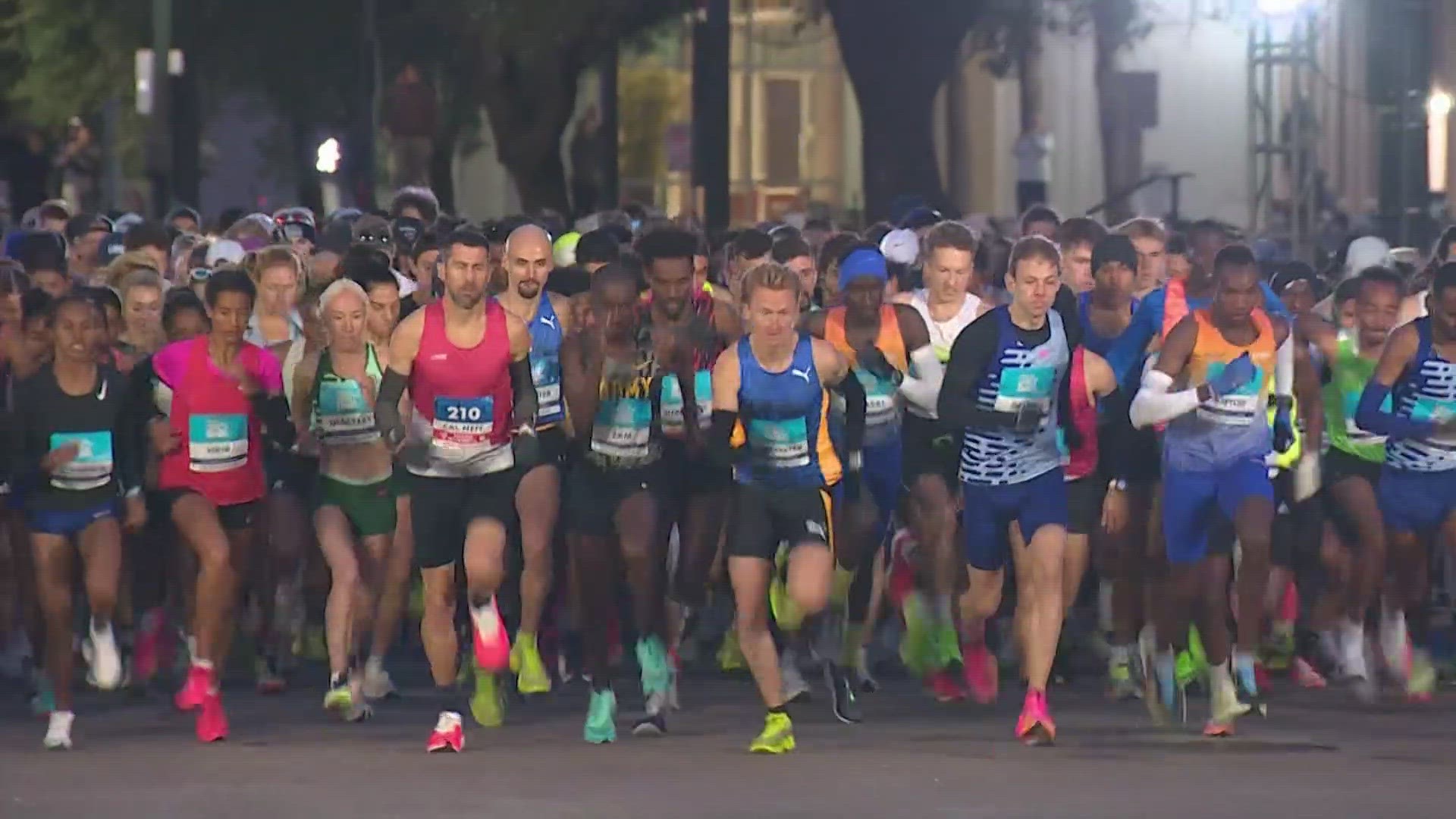 Chilly weather Sunday morning didn't stop thousands of runners from taking part in the Chevron Houston Marathon.