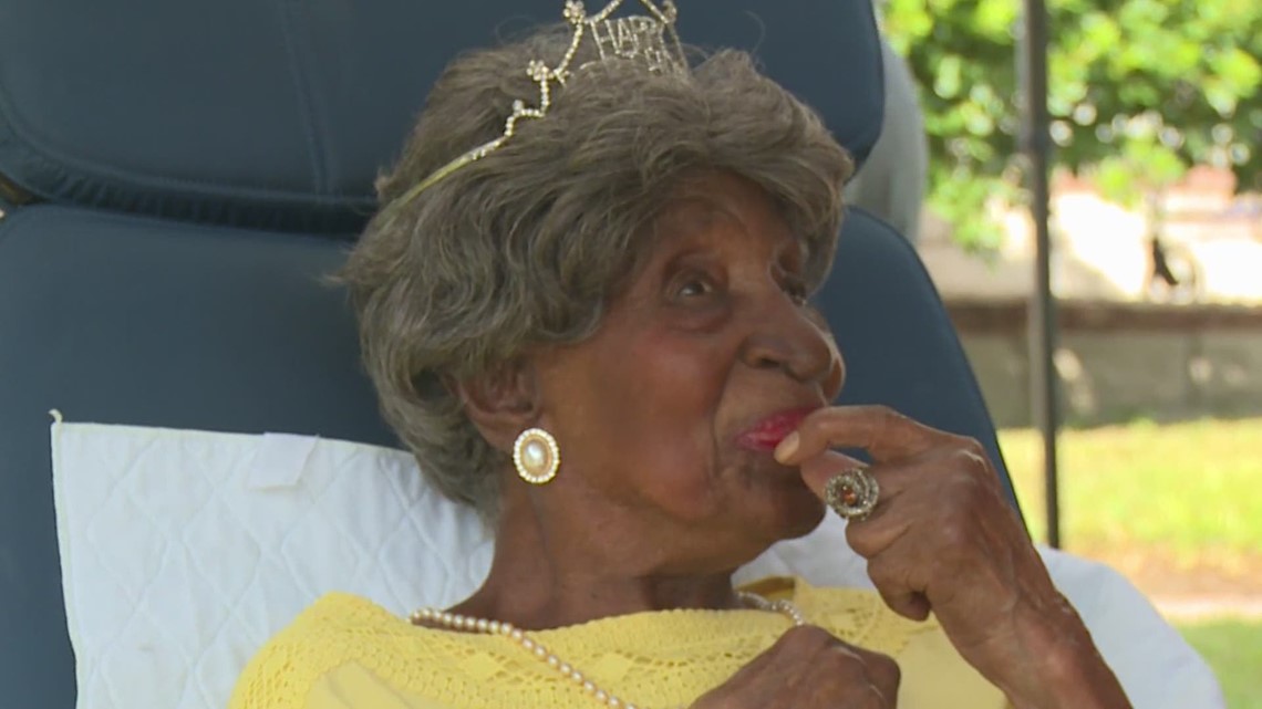 At 114 years old, Houston woman becomes oldest living American | kens5.com