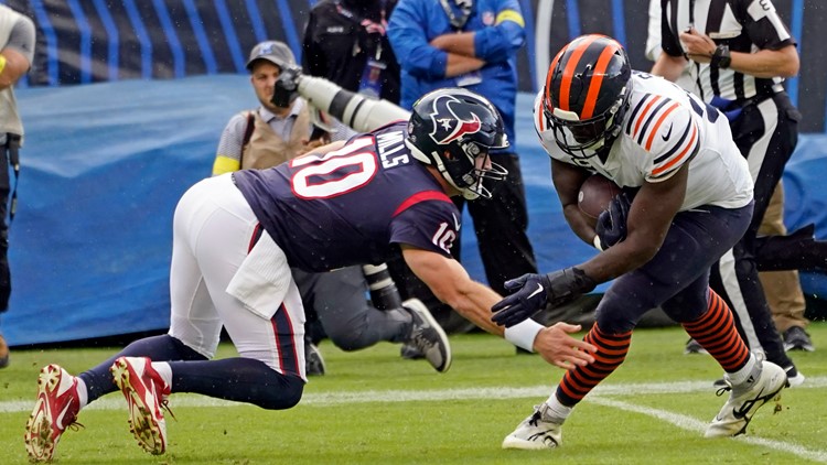 Late interception dooms Texans in loss to Bears