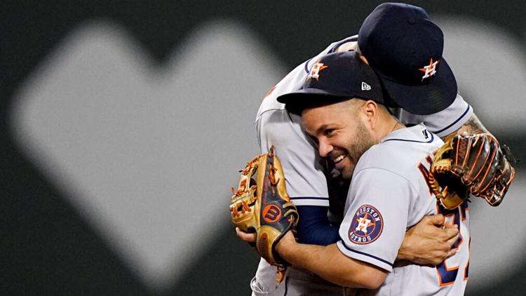 'My brother forever' | Astros players join all of Houston in reaction to Carlos' deal with Minnesota