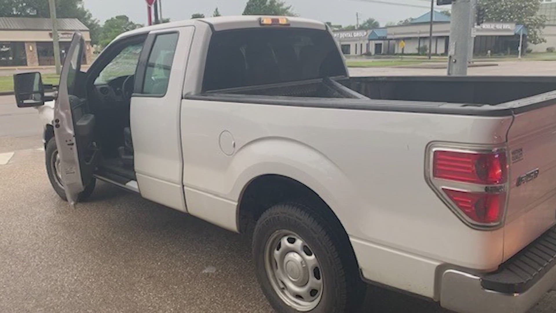 Officials in Mississippi said four inmates escaped a Hinds County jail by climbing through the roof.