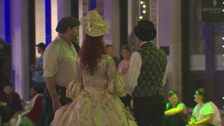 Galveston's Dickens On The Strand takes visitors back in time