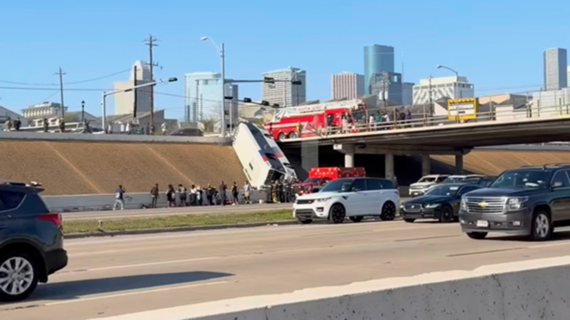 Houston METRO bus falls off Highway 288 overpass near Midtown after crash