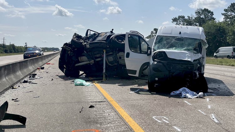 Trooper critically injured, driver killed after van strikes stopped DPS vehicle alongside IH-10 near Anahuac