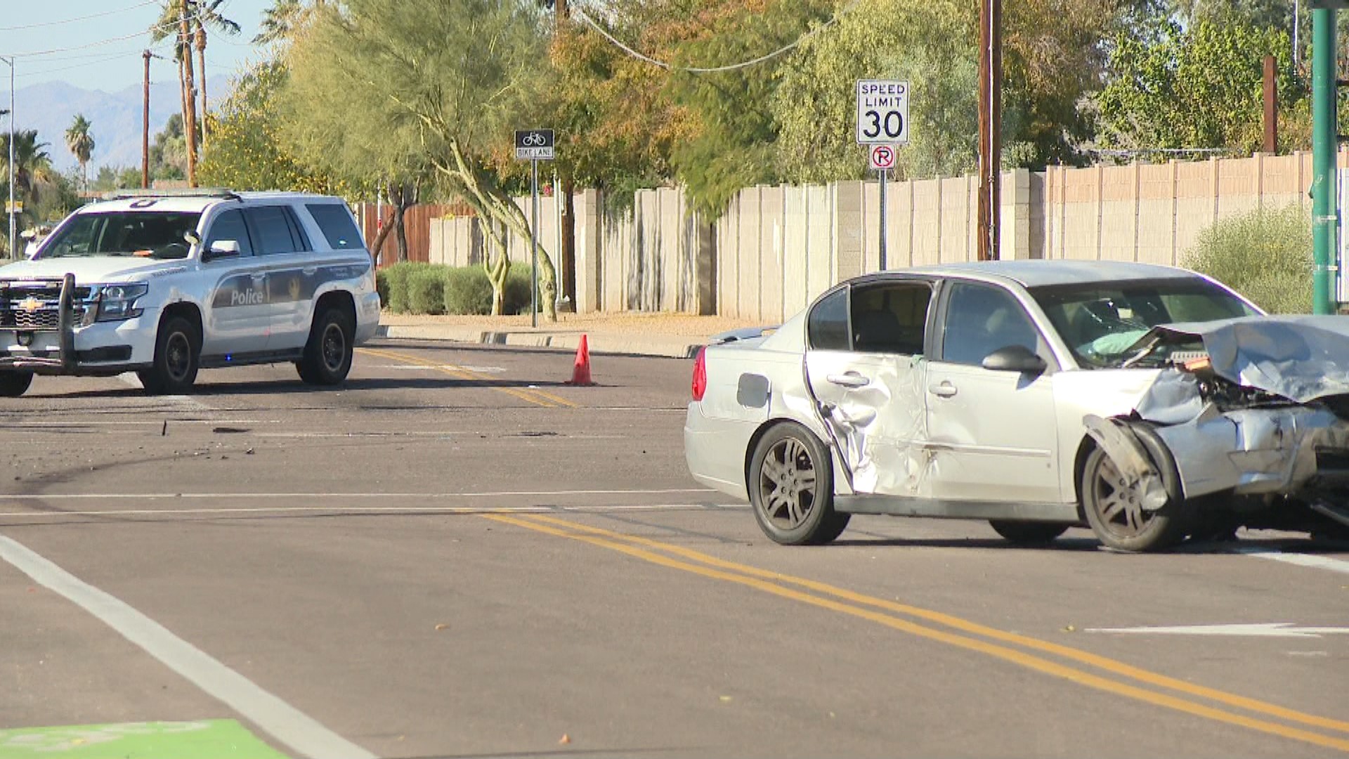 Phoenix car crash causes children to be thrown from car | kens5.com