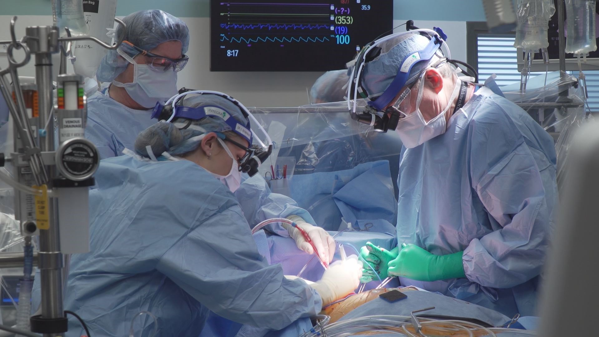 Father and daughter perform heart surgery together