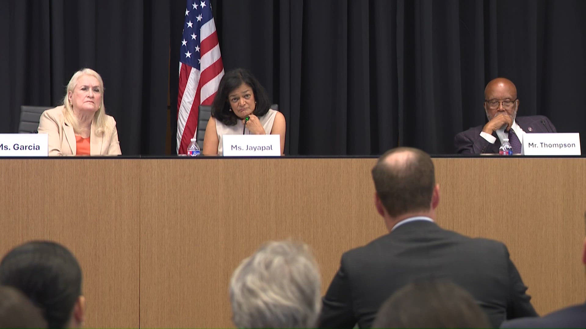 Democratic lawmakers demand answers on ICE shootings, detention ...