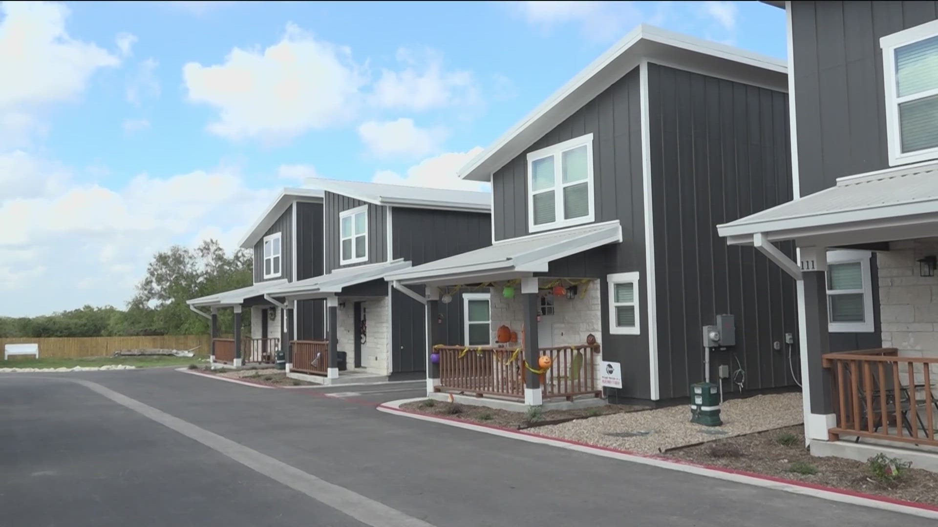 KVUE's Eric Pointer explains how one Round Rock community is making a big impact with very small spaces.