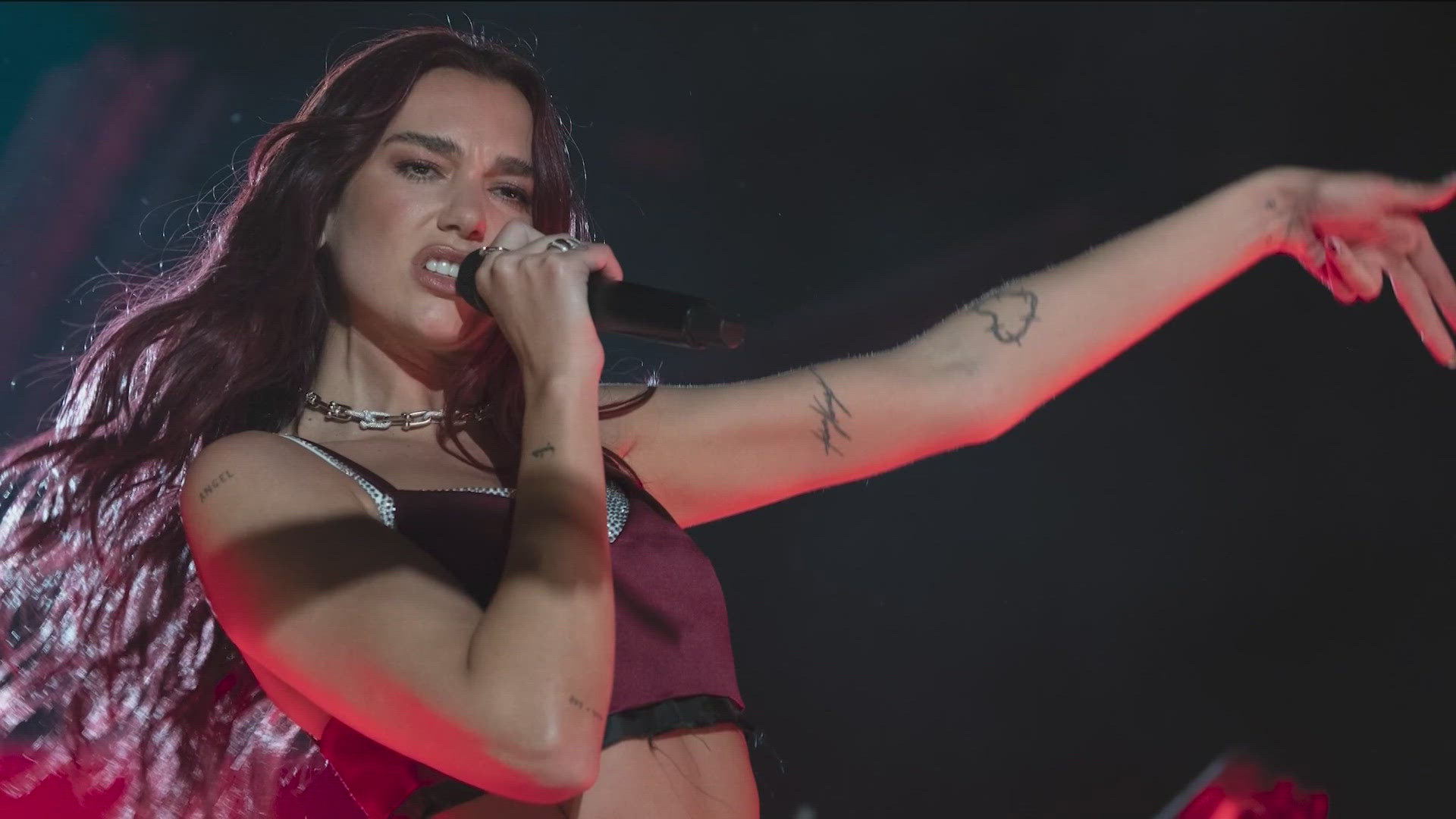 Saturday night's headliner Dua Lipa dazzled fans again.