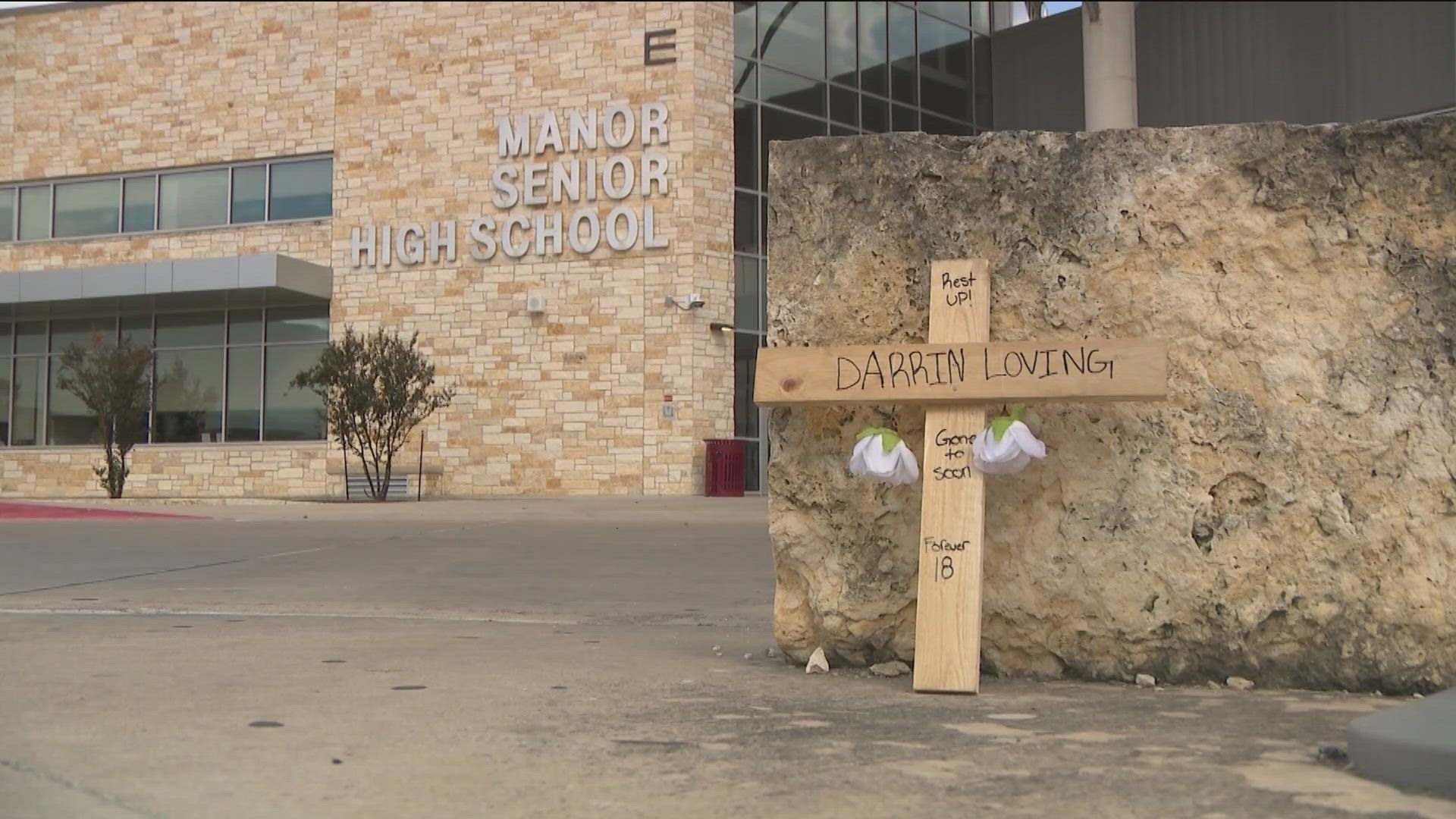 Court documents show a school resource officer was the one who found the suspect with a knife. KVUE spoke with the superintendent about the incident.