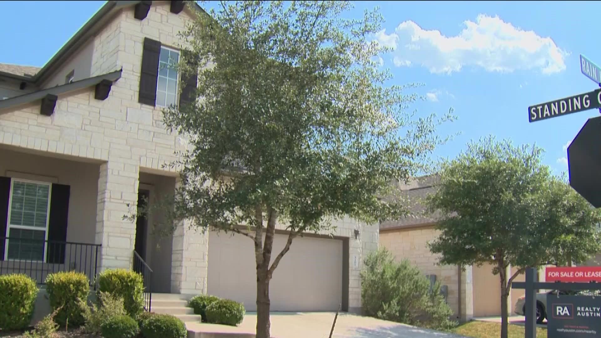 Austin is seeing an increase in home listings for the first time in almost four years. KVUE's Maria Aguilera explains if it's shifting to a buyer's market