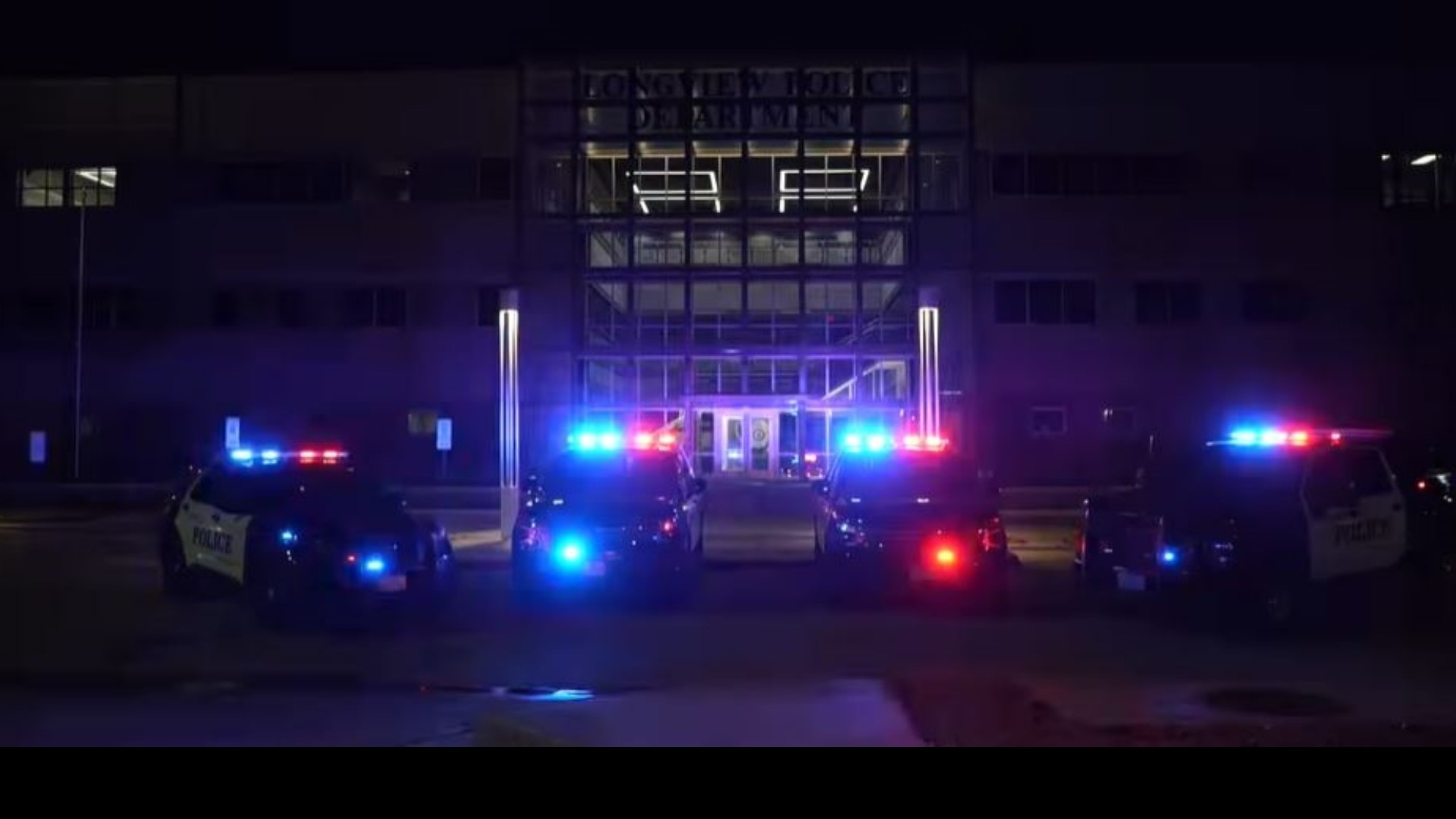 Longview police cars light up to tune of Nutcracker song