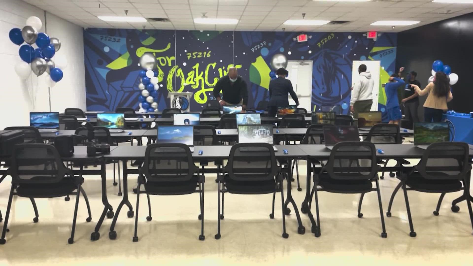 The Dallas Mavericks sponsored brand new computers, virtual devices, and other tech resources that will help For Oak Cliff’s clients and community members.