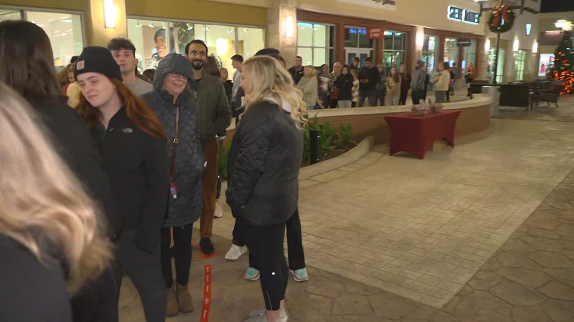 Black Friday still expected to have crowds, high spending - Vimarsana News
