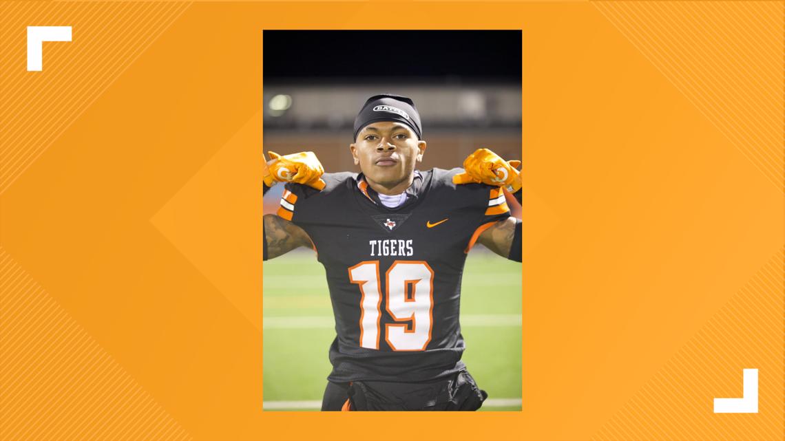 Lancaster High School Football star, University of Wyoming recruit killed in shooting at Dallas hotel - Vimarsana News