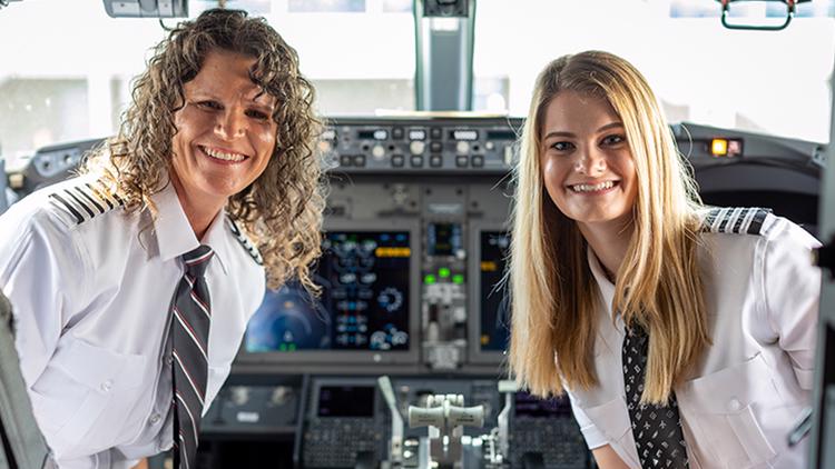 Southwest's first mother-daughter pilot duo take flight