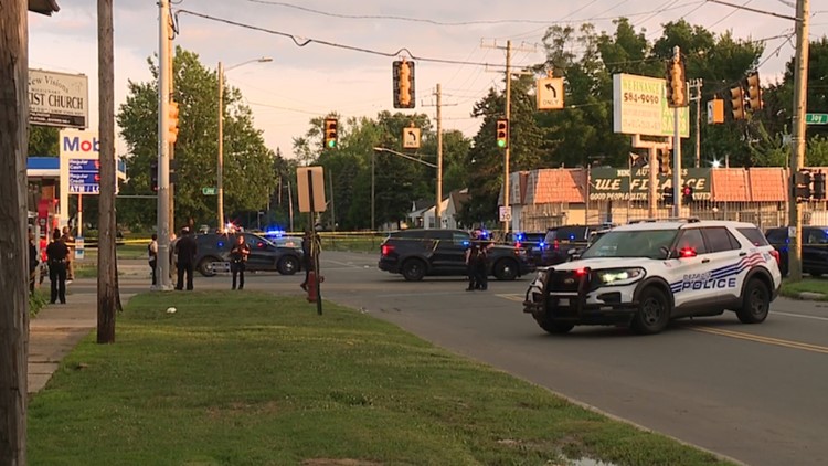 Detroit officer, suspect dead after shooting